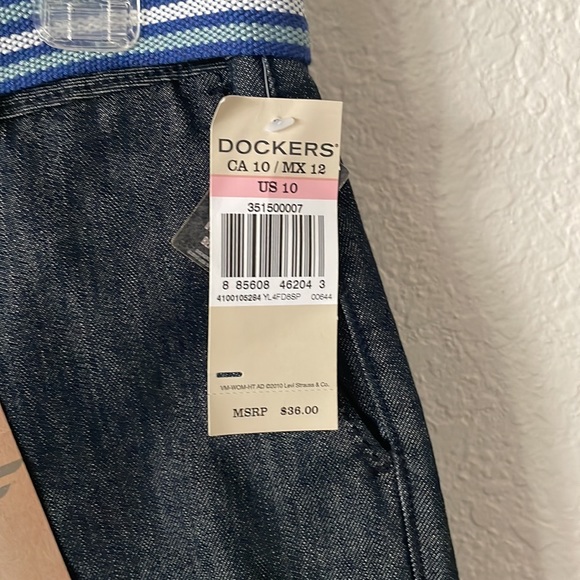 Dockers Denim Truly Slimming Shorts Women’s Size 10. - Picture 2 of 11